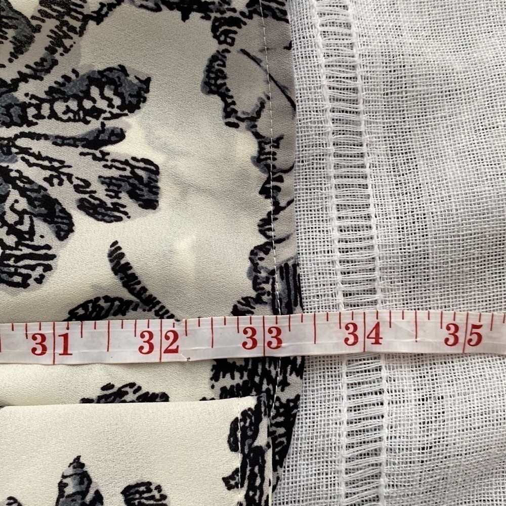 NWOT ASTR The Label mini dress with v-neck and statement sleeves. - Picture 16 of 16